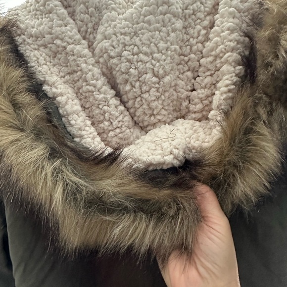 Abercrombie & Fitch Olive Jacket with Cream Lining - Picture 6 of 6